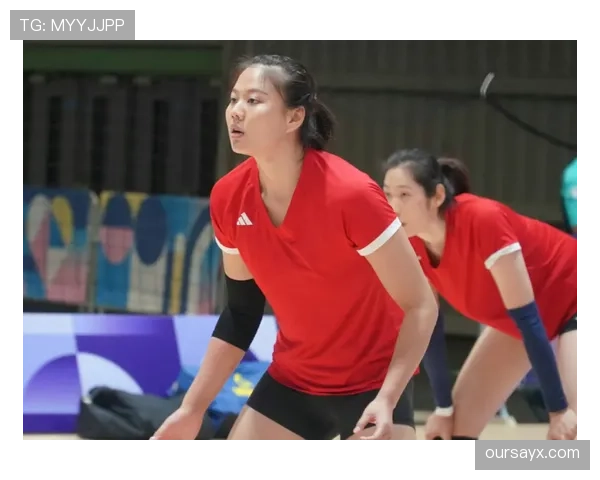 朱雪莹训练完直接啃鸡腿？这反差谁懂啊